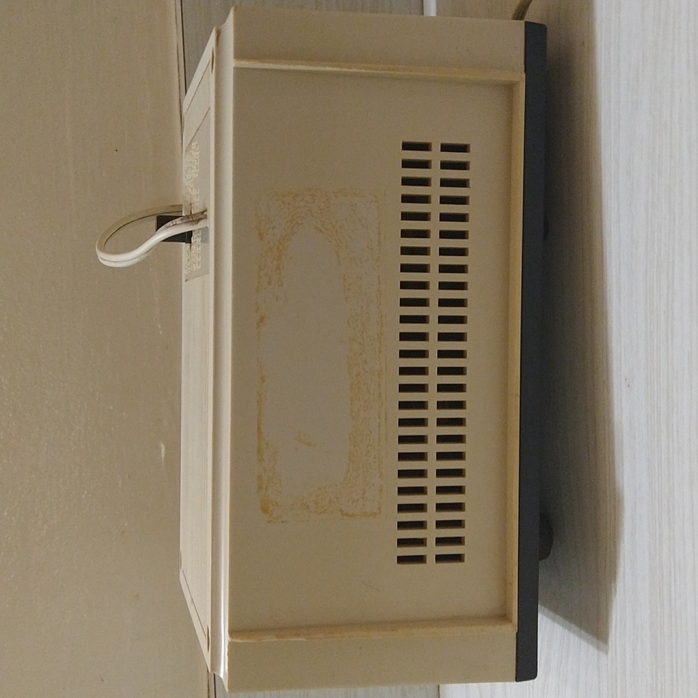 Vintage GE General Electric AM Alarm Clock Radio Model C2425A - Picture 6 of 6